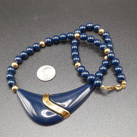 Vintage Dark Blue Napier Lucite Necklace, Light Weight, 17 Inches - Picture 8 of 9